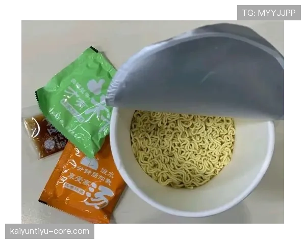 哈兰德晒的早餐台面能开一家餐厅，我的杯面在哪里申诉
